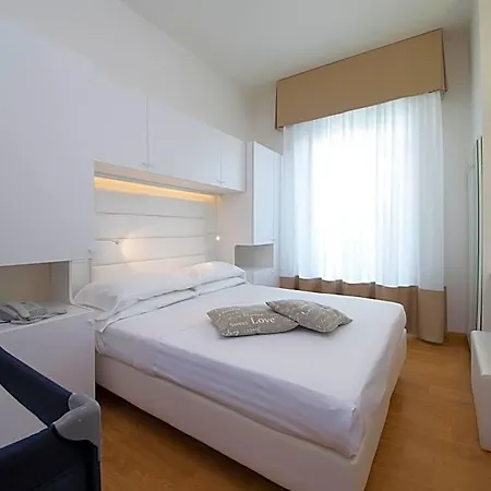 מלון Gambrinus Mare 3*